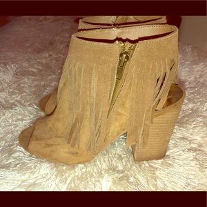 Open toe Carlos Santana fringe heels
